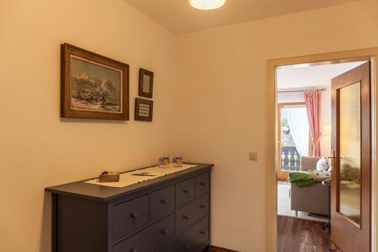 Ferienwohnung Bergblick ガルミッシュ・パルテンキルヒェン エクステリア 写真